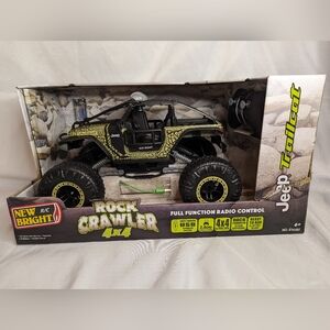 New Bright RC Jeep Trailcat Rock Crawler